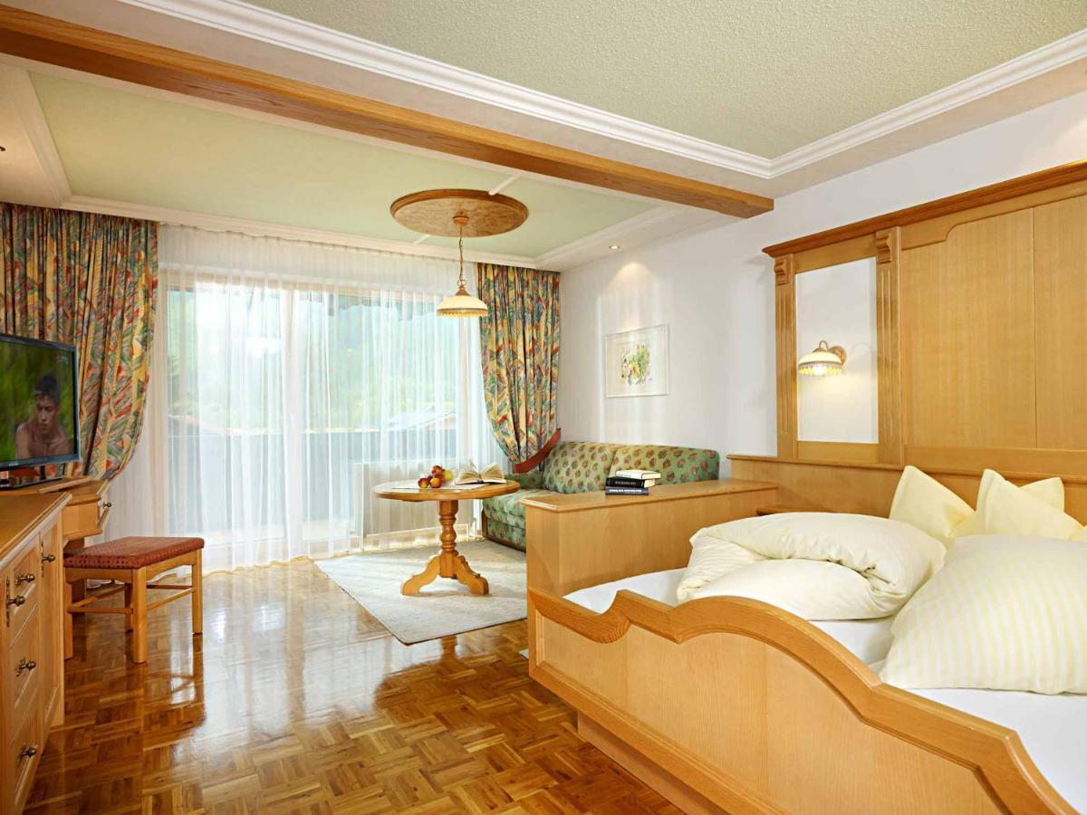 Hirschen Wohlfuehlhotel Шоппернау Екстер'єр фото
